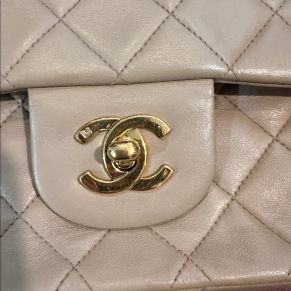 CHANEL vintage Chanel 2.55 10" flap bag made of cream lambskin leather - Picture 8 of 10